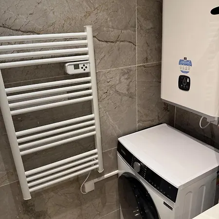 Modern And Cozy 2 Bedroom Fully Equipped Appartement Oullins