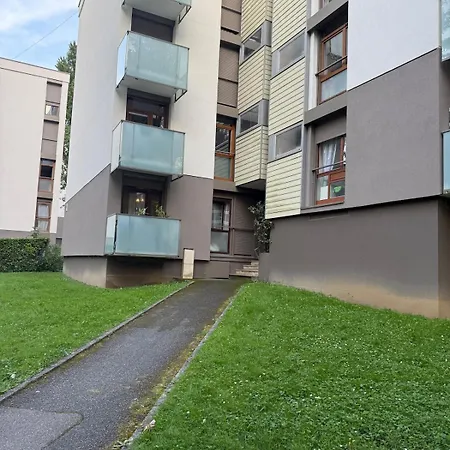 Modern And Cozy 2 Bedroom Fully Equipped *